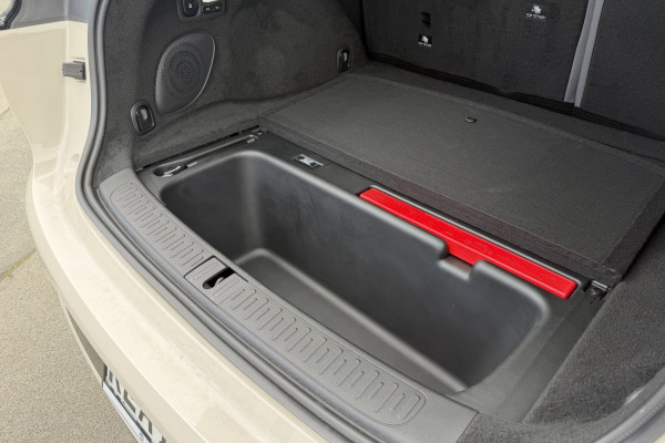2025 MG IM6 S12L Performance SUV Image 19