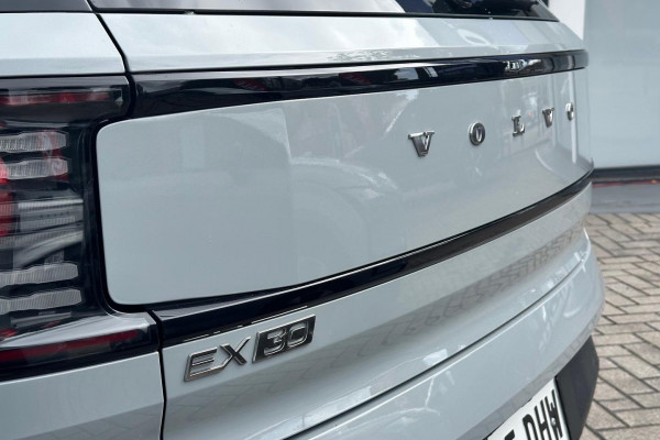2024 MY25 Volvo EX30  Twin Motor Performance Ultra SUV Image 16