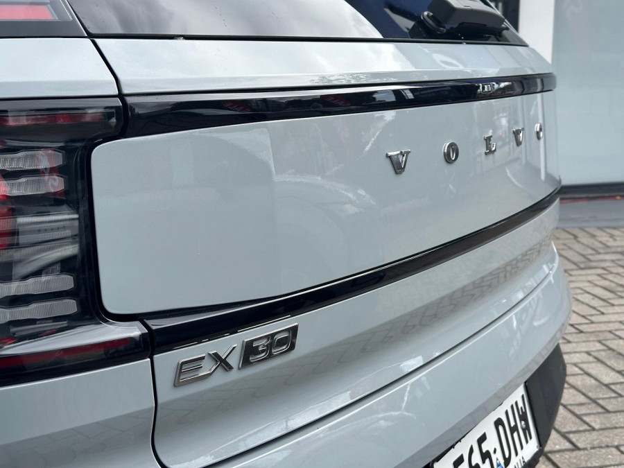 2024 MY25 Volvo EX30  Twin Motor Performance Ultra SUV Image 16