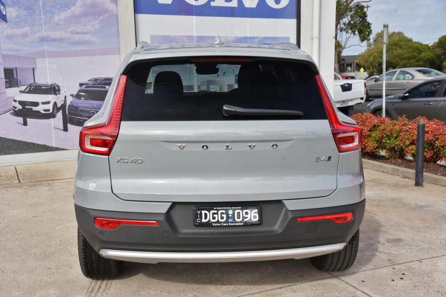 2024 MY25 Volvo XC40 XZ Ultra B4 Bright SUV Image 18