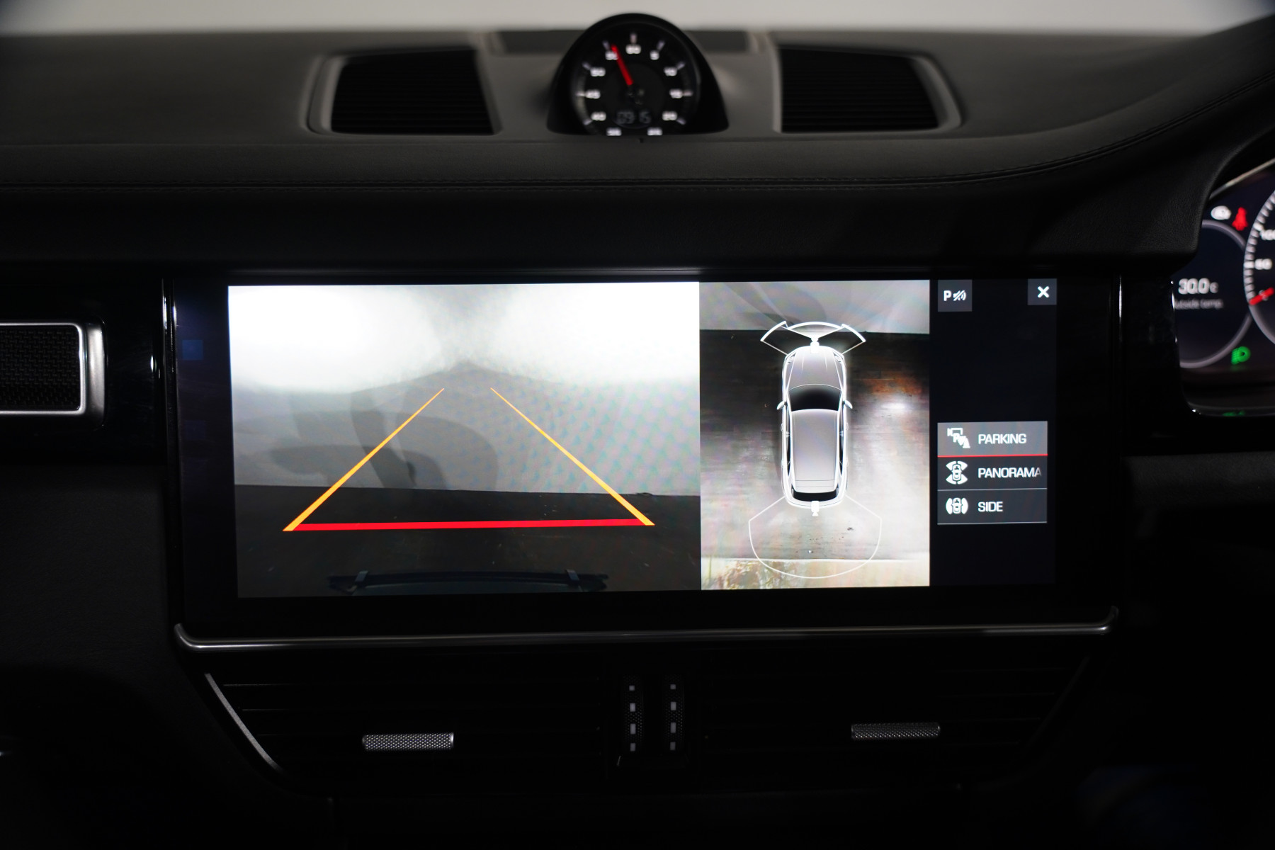 2019 Porsche Cayenne Turbo SUV Image 21