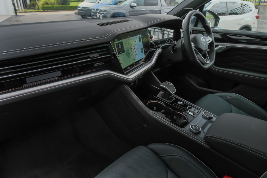 2024 Volkswagen Touareg RC 210TDI R-Line SUV Image 8