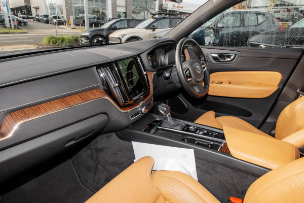 2021 Volvo XC60 UZ T5 SUV Image 8