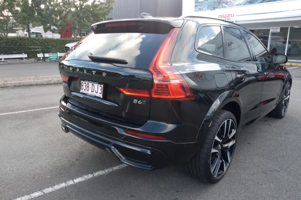 2021 MY22 Volvo XC60 UZ B6 R-Design SUV Image 8