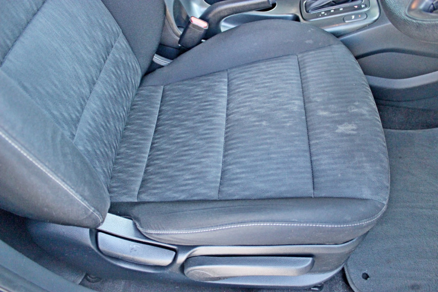 2015 Kia Cerato YD S Hatch Image 12