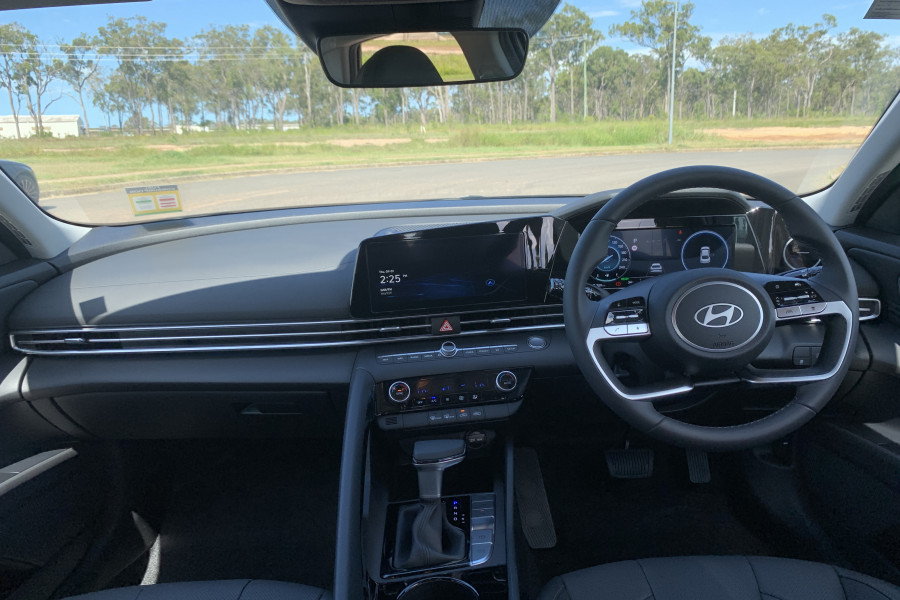 2024 MY25 Hyundai i30 CN7.V2 Elite Hybrid Sedan Image 11