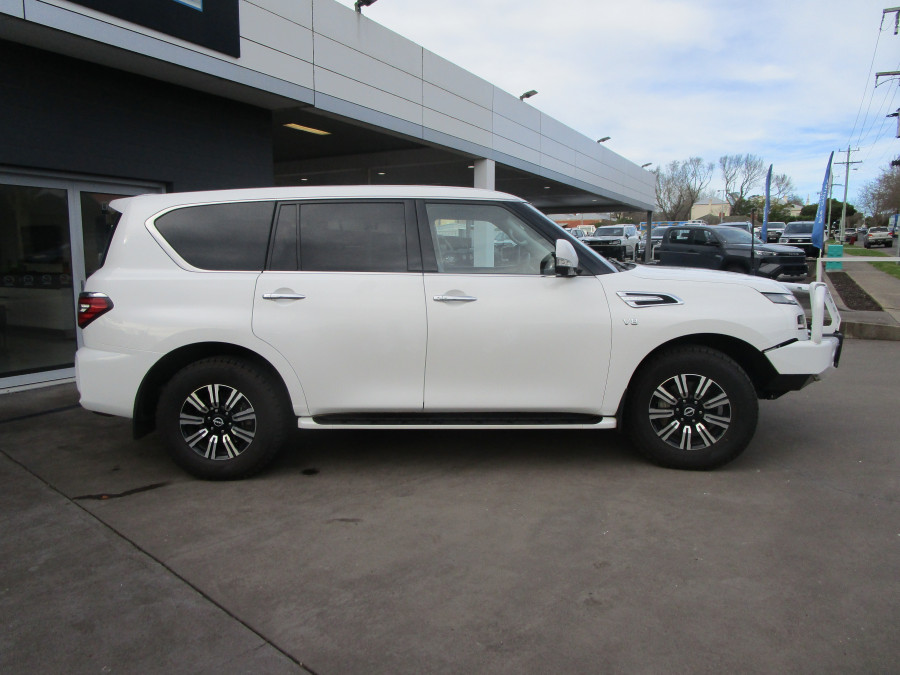 2022 Nissan Patrol PT4PATI22 Ti SUV Image 8