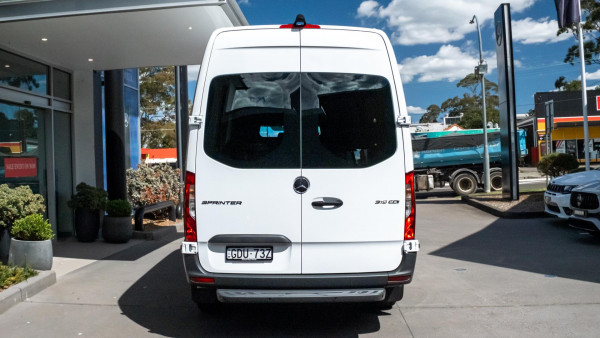 2026 Mercedes-Benz Sprinter VS30 315CDI Bus image 5