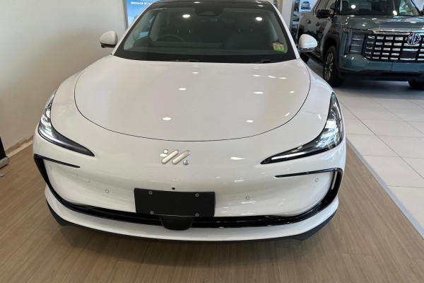 2026 MY25 MG IM5 P12L Premium Hatch