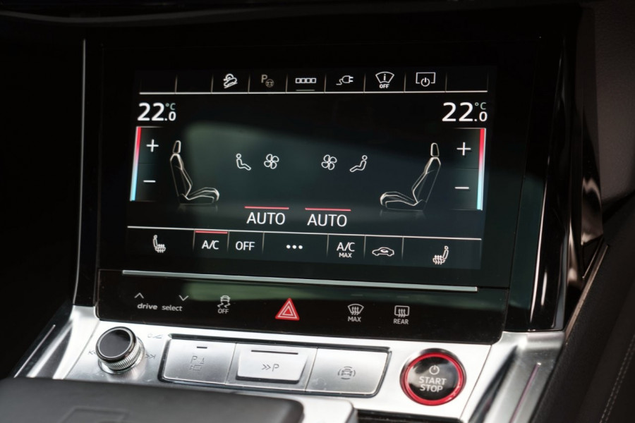 2024 Audi SQ8  GE e-tron SUV Image 15