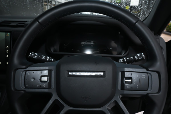 2025 MY25.5 Land Rover Defender L663 110 D350 X-Dynamic HSE SUV image 11