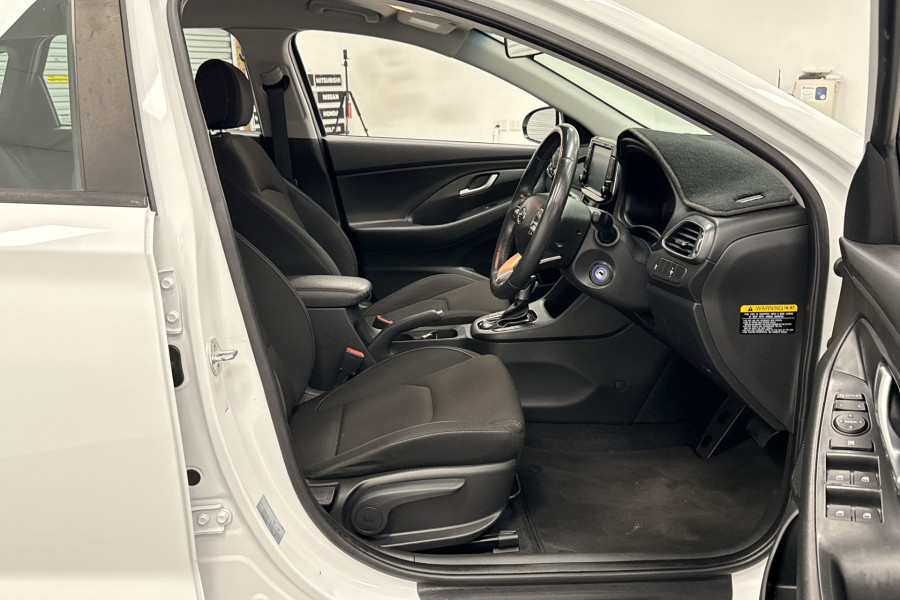 2018 MY19 Hyundai i30 PD2 Active Hatch Image 20
