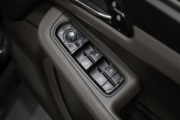 2021 Porsche Macan SUV Image 13