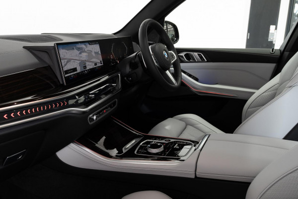 2026 BMW X5 G05 LCI xDrive30d M Sport SUV image 8