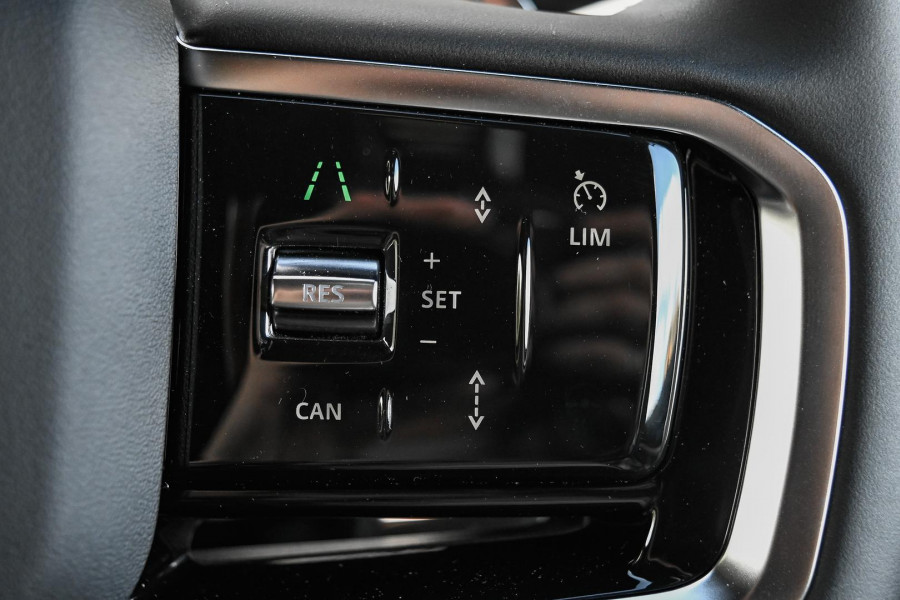 2025 MY25.5 Land Rover Discovery Sport L550 P300e Dynamic SE SUV