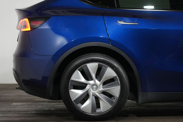 2023 Tesla Model Y  Rear-Wheel Drive SUV Image 6