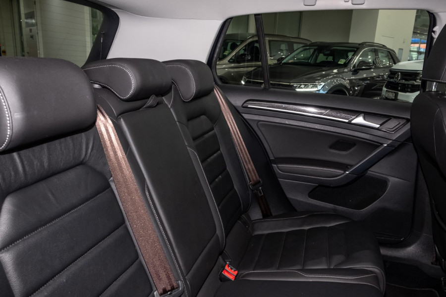 2019 Volkswagen Golf 7.5 110TSI Highline Wagon Image 9