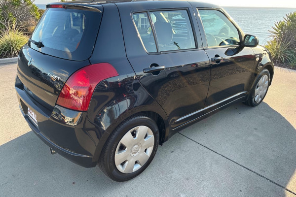 2007 Suzuki Swift RS415 GLX Hatch Image 3