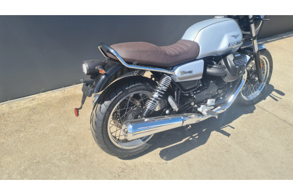 2021 Moto Guzzi V9  Special 850 Motorcycle Image 3
