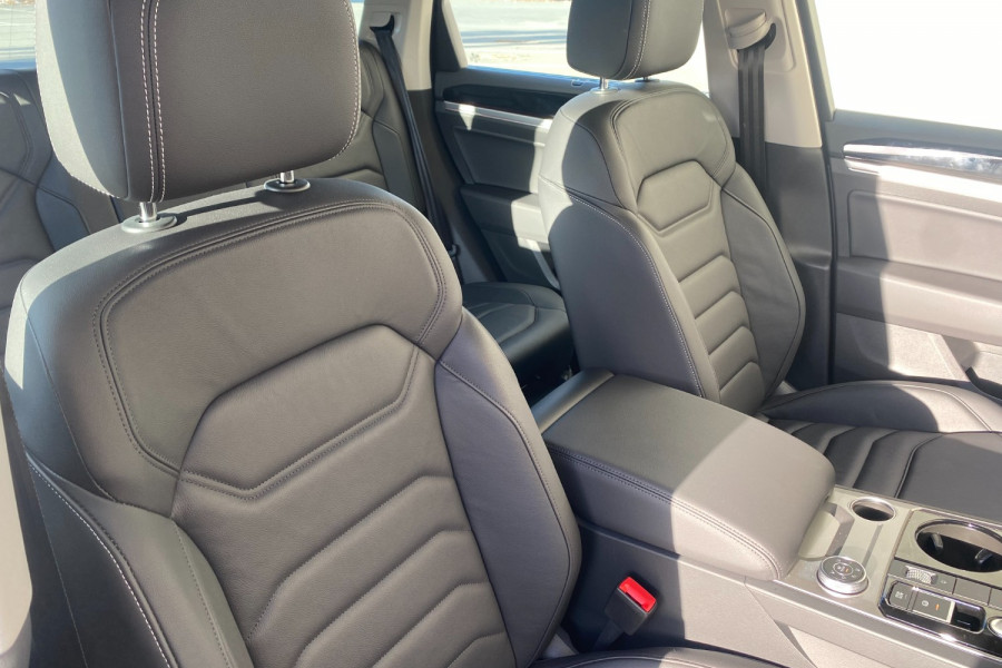 2022 Volkswagen Touareg CR 170TDI Suv Image 12