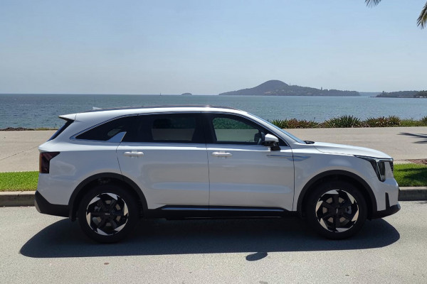 2025 Kia Sorento MQ4 PE Sport+ SUV Image 3