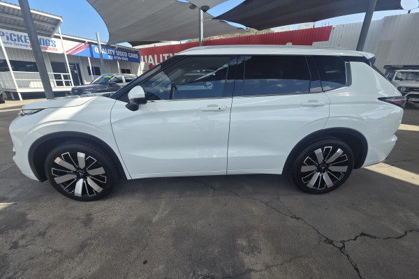 2025 Mitsubishi Outlander ZM Exceed SUV Image 4