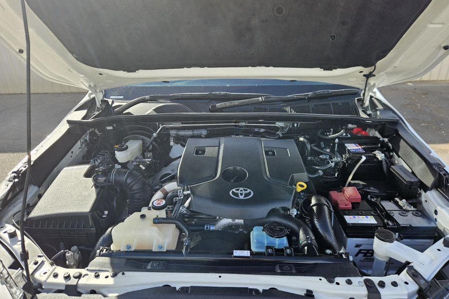 2022 Toyota HiLux GUN126R SR Double-Cab Cab-Chassis Image 17