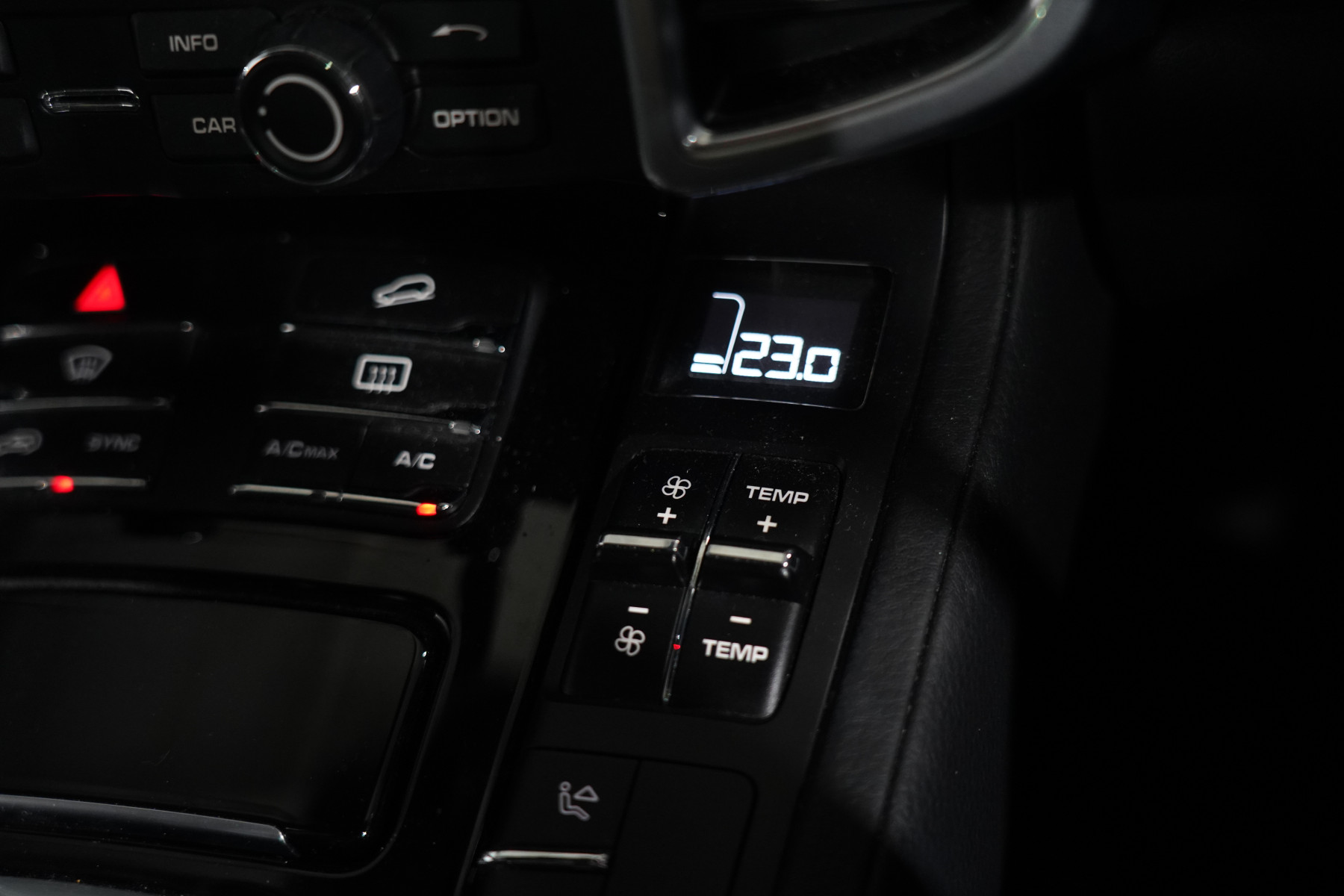 2016 Porsche Cayenne Diesel SUV Image 18