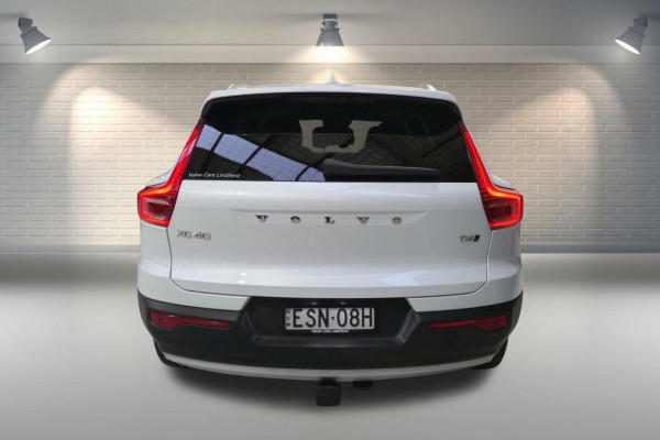 2022 Volvo XC40 XZ T4 Inscription SUV Image 6