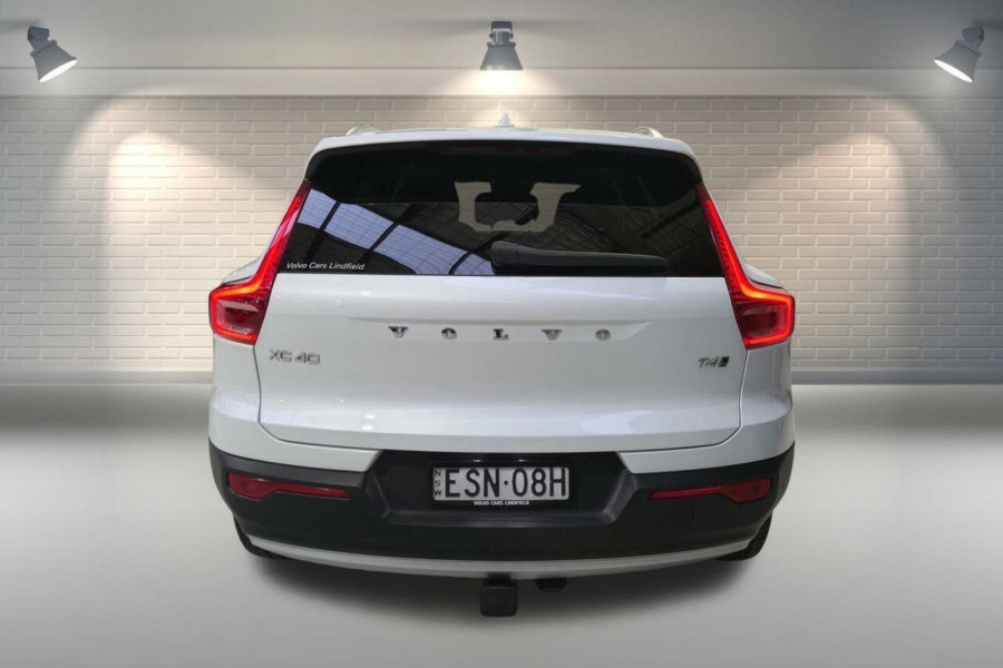 2022 Volvo XC40 XZ T4 Inscription SUV Image 6