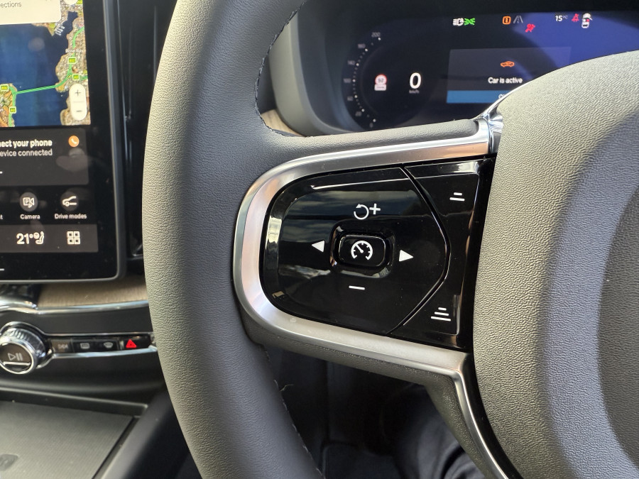2025 MY26 Volvo XC60 UZ Plus T8 Plug-in Hybrid Dark SUV Image 17