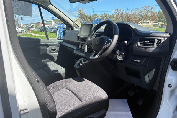2026 Renault Trafic X82 Pro Van Image 3