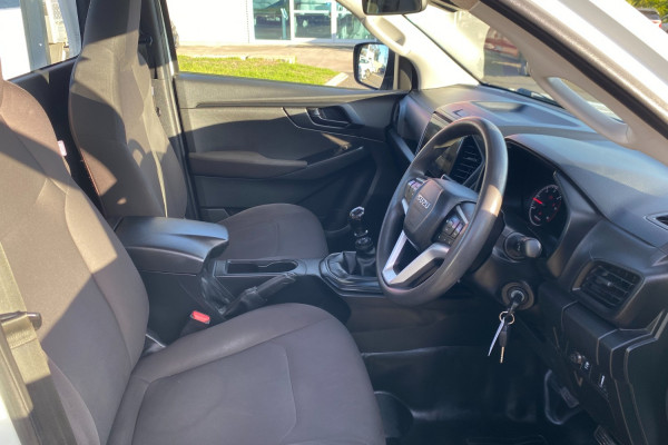 2021 Isuzu D-MAX RG SX High Ride Cab Chassis Image 12