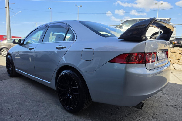 2004 Honda Accord Euro 7th Gen Luxury Sedan Image 9
