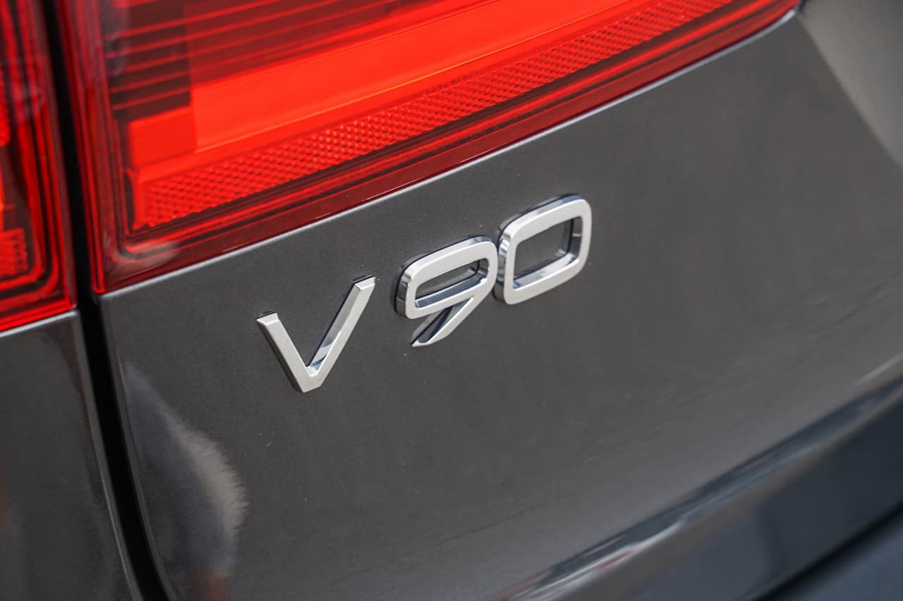 2019 Volvo V90 Cross Country P Series D5 Wagon Image 11
