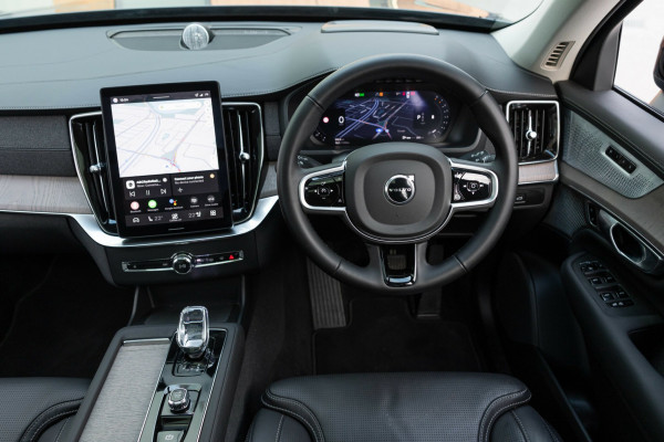 2025 MY26 Volvo XC90 L Series Ultra B5 Dark SUV Image 13