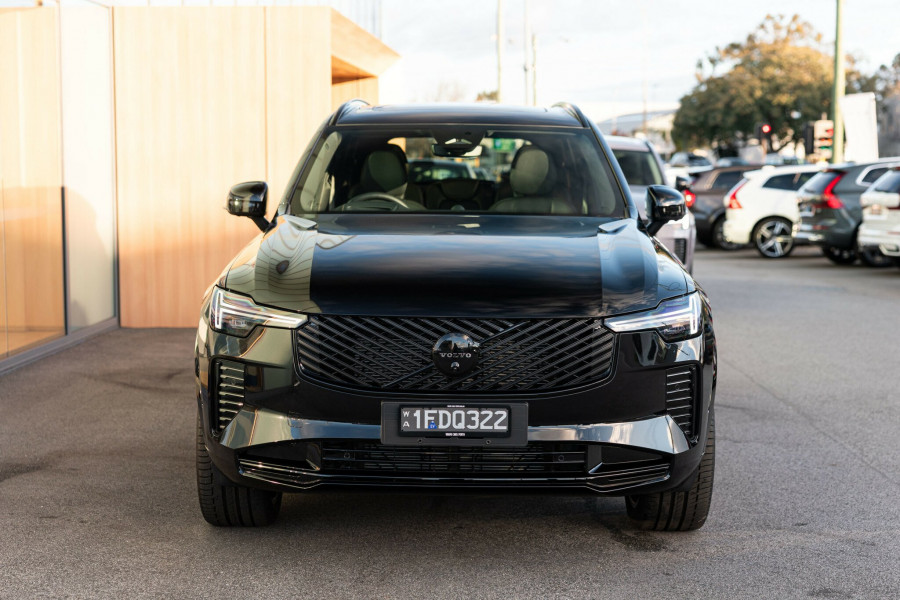 2026 Volvo XC90 L Series Black Edition SUV Image 8