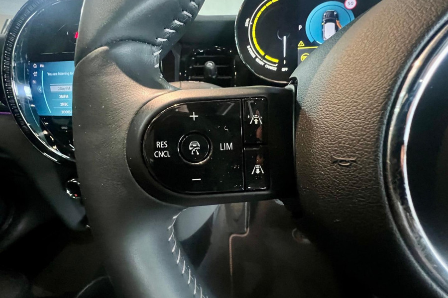 2021 MINI Cooper F56 LCI-2 Cooper SE MINI Yours Hatch