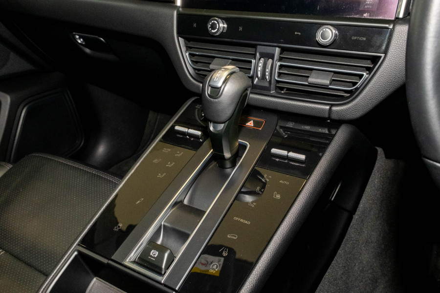2023 Porsche Macan 95B T SUV