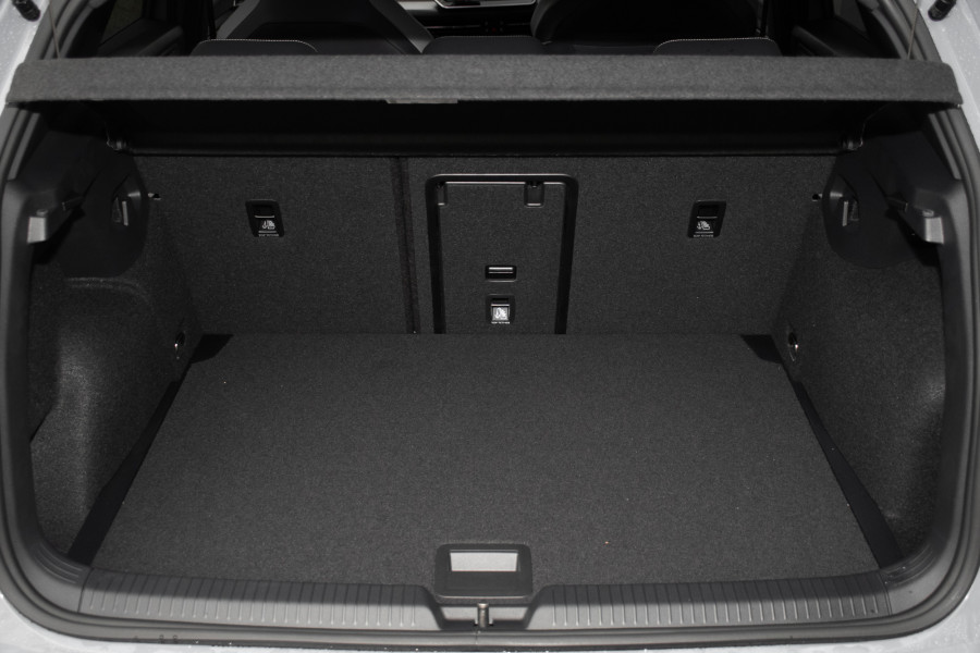 2025 Volkswagen Golf 8.5 110TSI R-Line Hatch Image 20