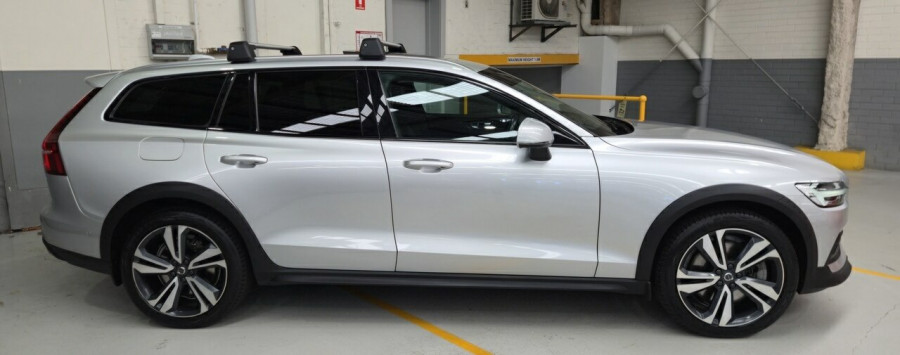 2021 MY22 Volvo V60 Cross Country Z Series B5 Wagon Image 3