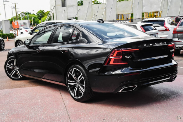 2020 Volvo S60 Z Series T5 R-Design Sedan Image 4