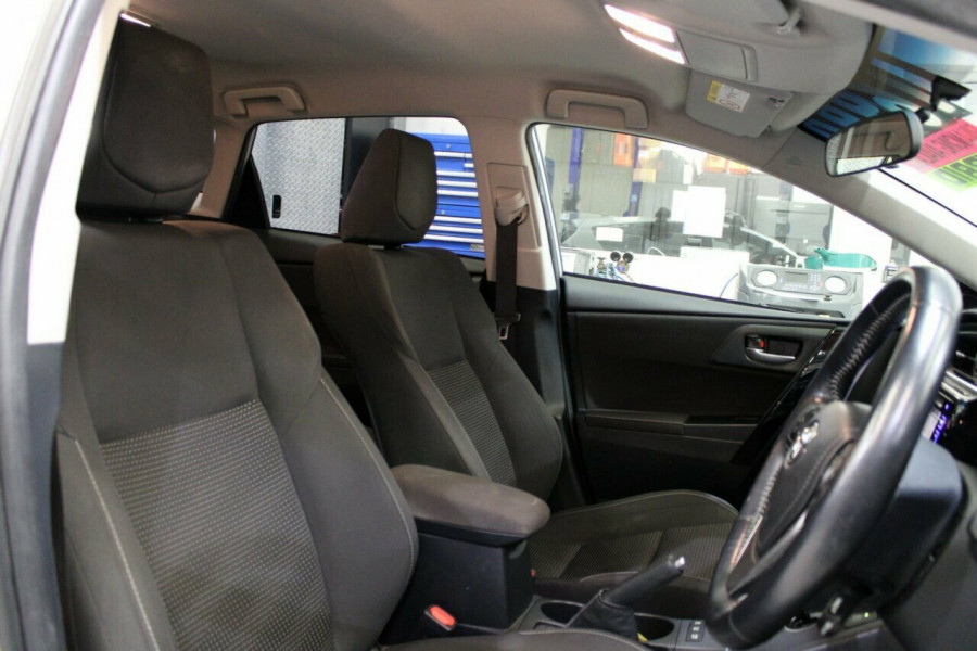 2016 Toyota Corolla ZWE186R Hybrid Hatch Image 23