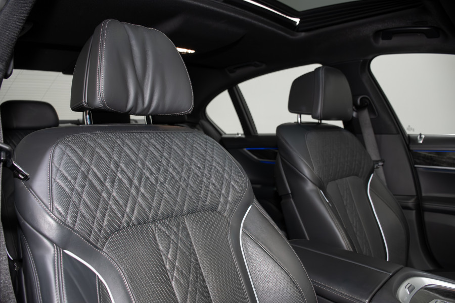 2018 BMW 7 Series 30d Sedan Image 4