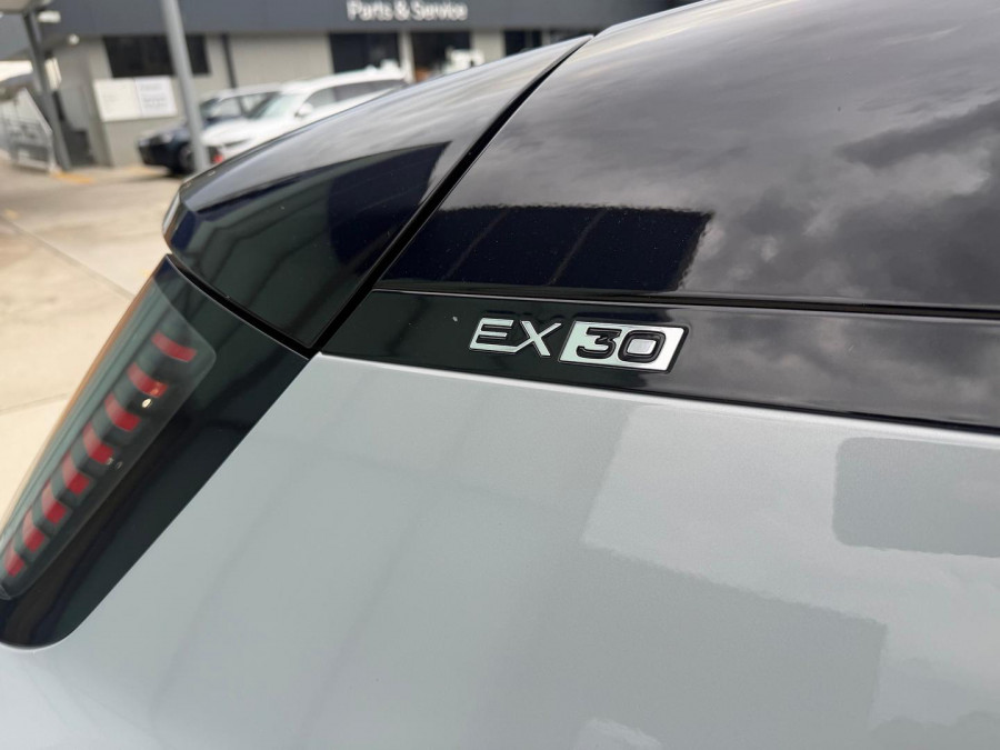 2024 MY25 Volvo EX30  Twin Motor Performance Ultra SUV Image 16