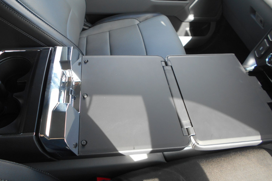 2023 Ford F-150 No Series Lariat Dual Cab Image 10