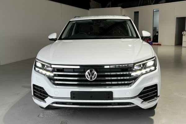 2019 Volkswagen Touareg CR Launch Edition Wagon Image 2