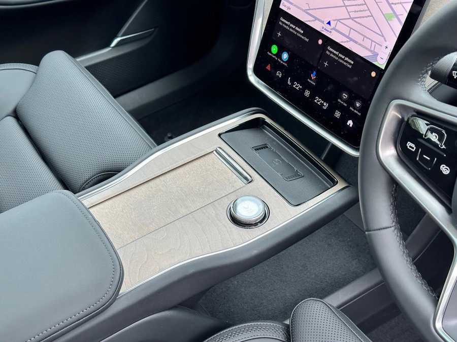 2025 Volvo EX90 No Series Plus Twin Motor SUV Image 17