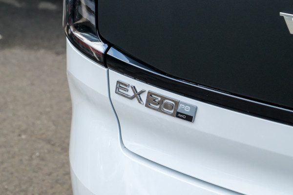 2027 MY26 Volvo EX30 Cross Country  Ultra Twin Motor Performance SUV Image 19