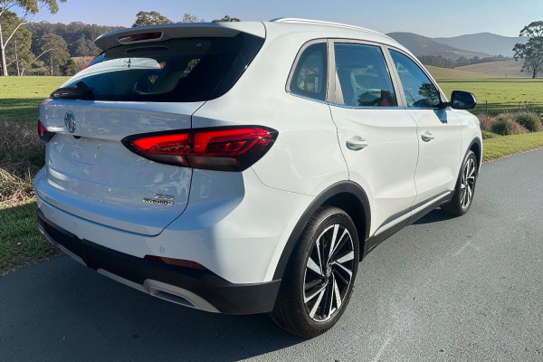 2026 MY26.5 MG ZS ZS32 Essence Hybrid+ SUV Image 3